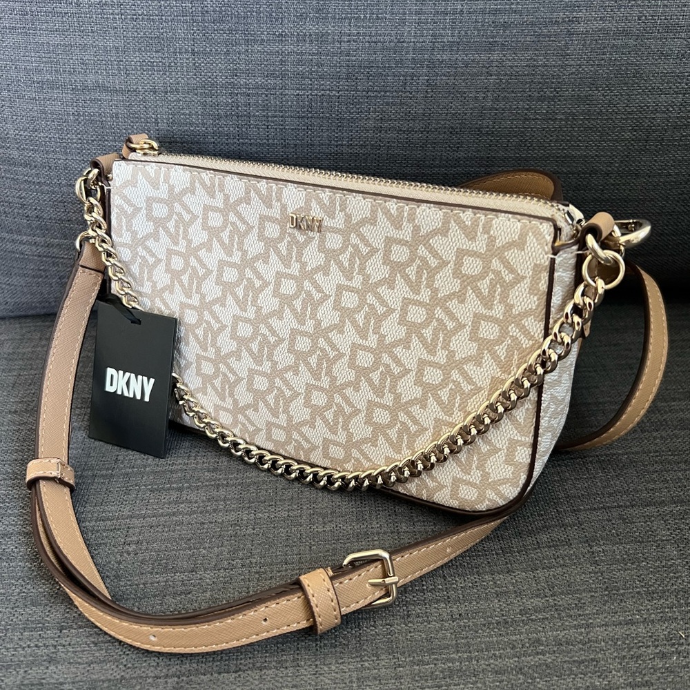 NWT Dkny BRYANT PARK DEMI CROSSBODY BAG CLUTCH PURSE